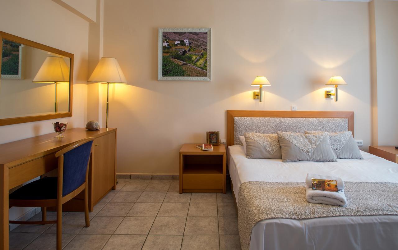 Syros Atlantis 3* Vári